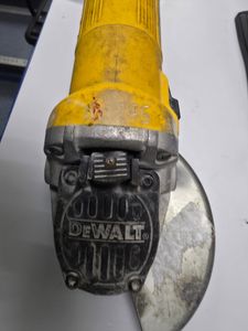 01-200778853: Dewalt dwe4057