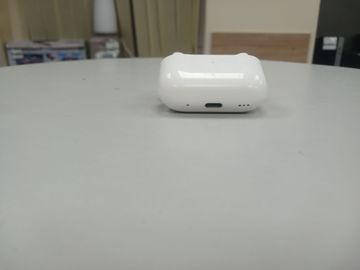 01-200789279: Apple airpods pro 2nd generation with magsafe charging case usb-c