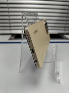 Б/у Мобильний телефон Realme note 70t 4/64gb 01-200809482