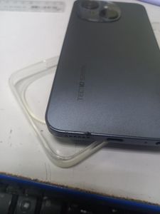 Б/в Мобільний телефон Tecno spark go 1 kl4 3/64gb 01-200820622