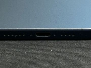 Б/у Мобильный телефон Apple iphone 15 pro max 256gb 01-200828318