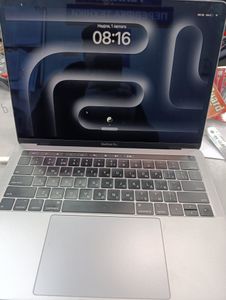 Б/в Ноутбук Apple macbook pro 2019 a2159 13,3" core i5 1,4ghz/ram 8gb/ssd 128gb/intel iris plus graphics 645 01-200864935