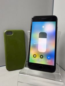 Б/в Мобільний телефон Apple iphone 8 64gb 01-200872826