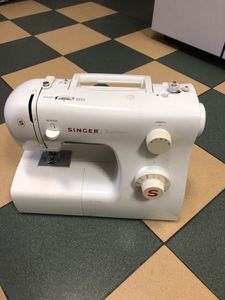 Б/в Швейна машина Singer tradition 2250 01-200886963
