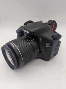 Б/в Фотоапарат Canon eos 600d + ef-s 18-55mm 1:3.5-5.6 is ii 01-200855530