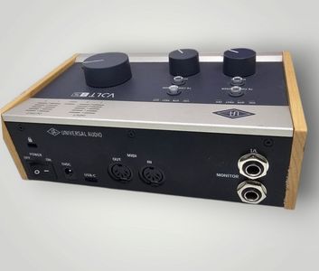 Б/в Звукова карта Universal Audio volt 276 01-200844885