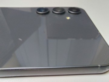 Б/у Мобільний телефон Samsung galaxy s23 fe sm-s711b 8/256gb 01-200954750