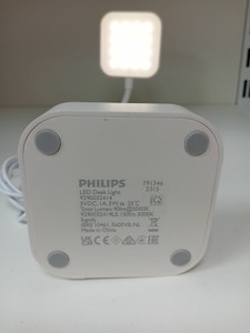 Б/в Лампа настільна Philips led desk light 5000k 01-200998790
