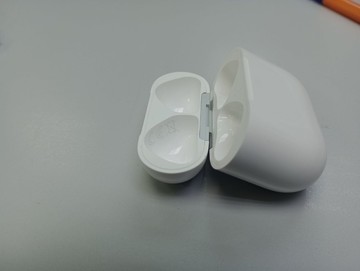 Б/в Навушники Apple airpods 4 01-201020467