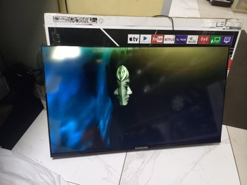 Б/в Телевізор Smart Tv q90 46s 01-201083309