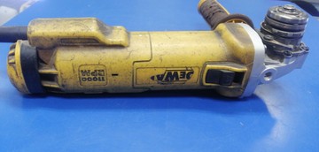 Б/в Кутова шліфмашина Dewalt dwe4207 01-201090452