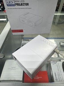 Б/в Проектор Projector hy300 01-201017008