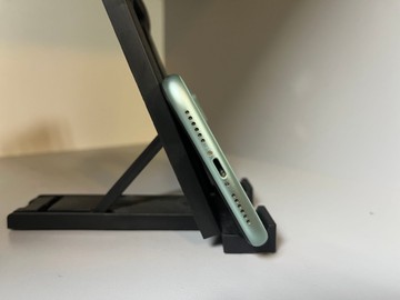 Б/в Мобільний телефон Apple iphone 11 64gb 01-201110351