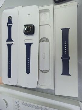 Б/в Смарт-годинник Apple watch series 6 gps 40mm aluminum case 01-201160512