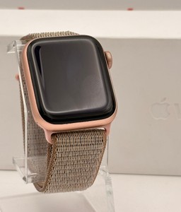 Б/в Смарт-годинник Apple watch nike series 6 gps 40mm aluminum case 01-201105195