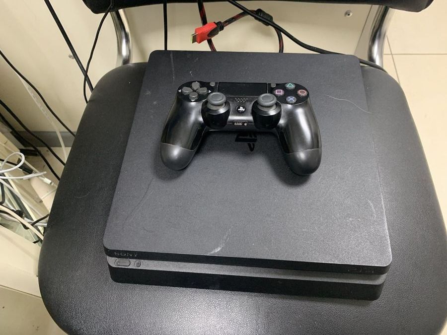 Sony playstation 4 slim 1tb