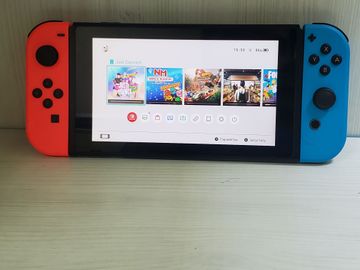 Б/в Ігрова приставка Nintendo switch 01-200759878