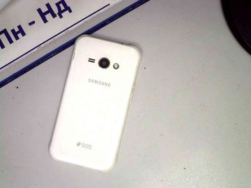 Б/в Мобільний телефон Samsung galaxy j1 sm-j110h 01-200809274