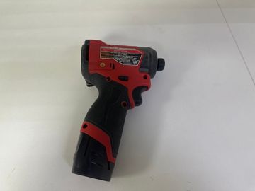 Б/в Шурупокрут Milwaukee 3453-20 / 1 акб 2,0 / зарядка 01-200810538