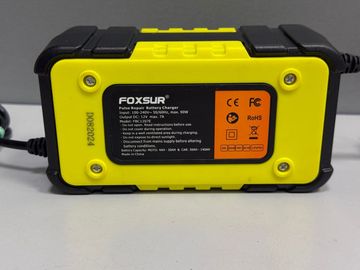 Б/в Автомобільний зарядний пристрій Foxsur battery smart charger 01-200814906