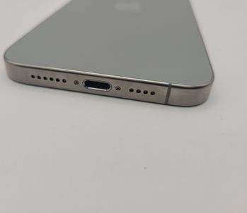 Б/в Мобільний телефон Apple iphone 15 pro max 256gb esim 01-200815625