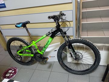 Corso skyline 24" / рама 11" зелений