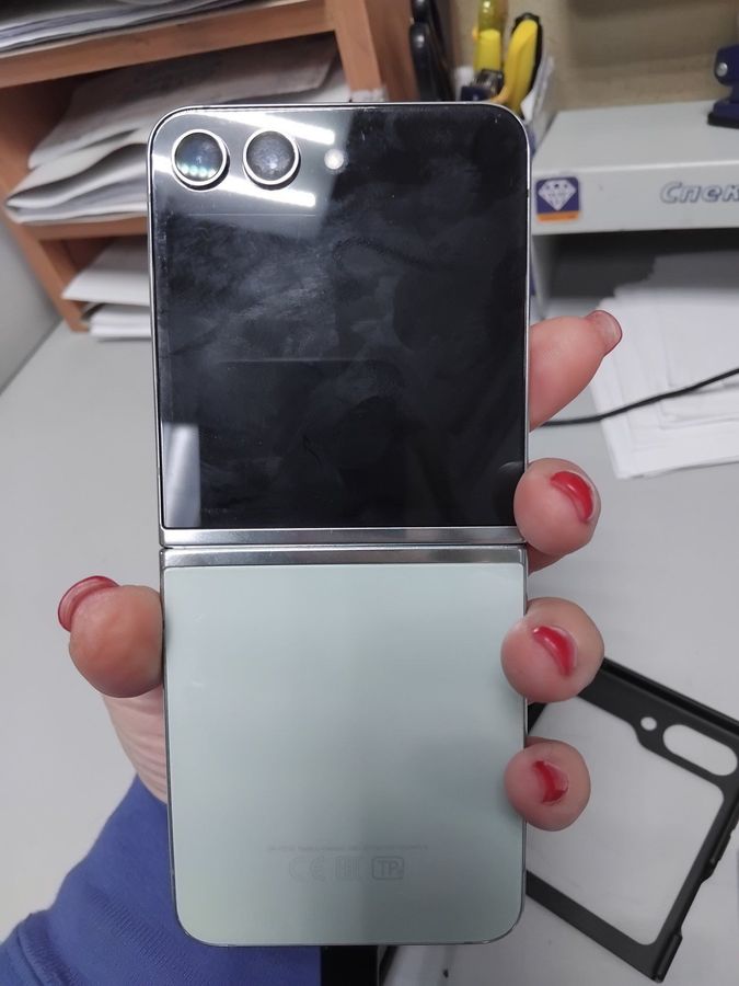 Samsung galaxy flip5 8/256gb