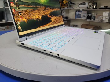 Б/в Ноутбук Lenovo 16/core i7-14700hx ddr5/64gb ddr5/hdd *відсутній/ssd 1000 gb/geforce rtx4060 8gb 01-201142815