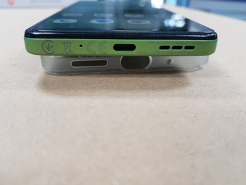 Б/в Мобільний телефон Motorola moto g06 4g 4/128gb 01-201138737