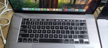 01-200095695: Apple Macbook Pro core i9 2,3ghz a2141/retina/ram16gb/ssd1000gb/intel uhd graphics 630