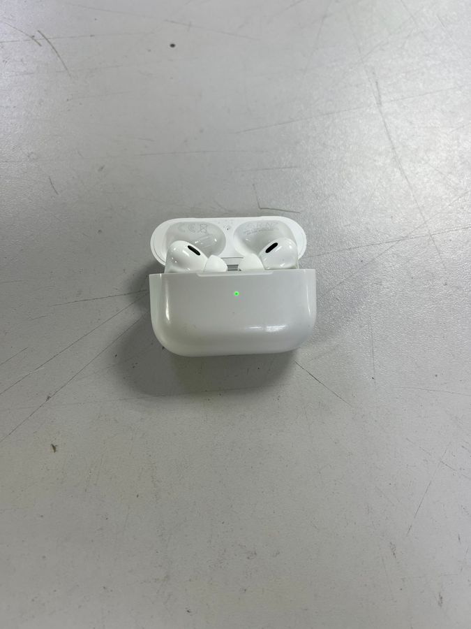 airpods pro 2nd generation with magsafe charging case usb-c
