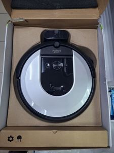 01-200582512: Irobot roomba i7