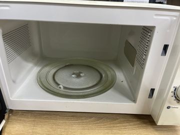 01-200740001: Ardesto go-s725w