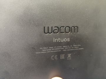 01-200741766: Wacom intuos s