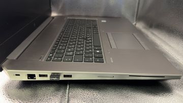 01-200790768: Hp 17/core i7 9850h ddr4/32gb ddr4/hdd *відсутній/ssd 512 gb/quadro rtx 3000 6gb