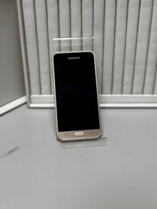 Б/в Мобільний телефон Samsung galaxy j3 2016 j320h 01-200796681