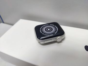 Б/в Смарт-годинник Apple watch se 2 gps 40mm aluminium case 01-200805501