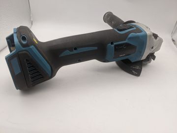 Б/у Угловая шлифмашина Revolt ag 20-125 1акб зп 01-200834056