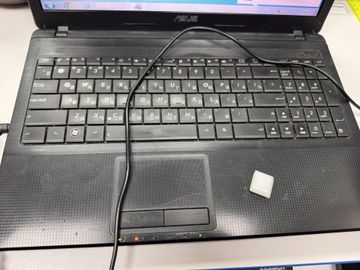 Asus 16/pentium b940 ddr3/4gb ddr3/hdd *відсутній/ssd 320 gb/radeon hd6470m