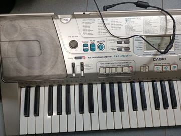Б/в Синтезатор Casio lk-300tv 01-200875054