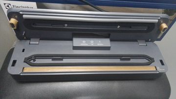 Б/у Вакуумный упаковщик Electrolux e4vs1-4ag 01-200904632