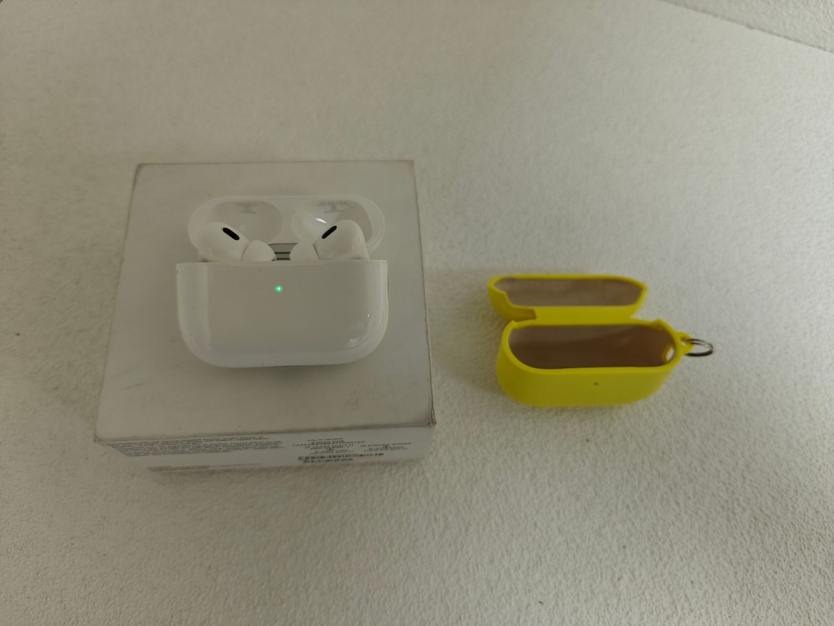 airpods pro 2nd generation with magsafe charging case usb-c