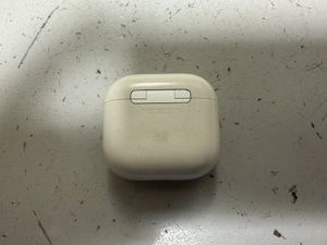 Б/в Навушники Apple airpods 4 with active noise cancellation 01-200946692