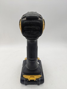 Б/в Шурупокрут Dewalt dcf885 1акб 1.5ah зп 01-200887901