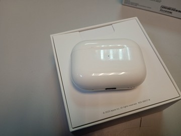 Б/в Навушники Apple airpods pro 2nd generation with magsafe charging case usb-c 01-200973680