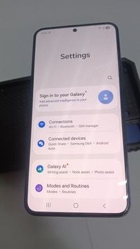 Б/в Мобільний телефон Samsung galaxy s22 sm-s901w 8/128gb 01-200992211
