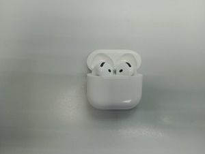Б/в Навушники Apple airpods 4 01-201020467