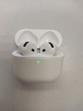 Б/в Навушники Apple airpods 4 with active noise cancellation 01-201032150