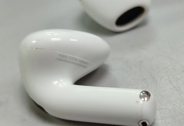 Б/у Навушники Apple airpods 4 with active noise cancellation 01-201130311