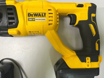 Б/в Перфоратор Dewalt dch133 1акб( einhell) 3ah зп( einhell) + адаптер акумулятора 01-201134742